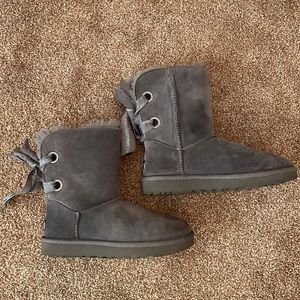 UGG Customizable Bailey Bow charcoal size 6